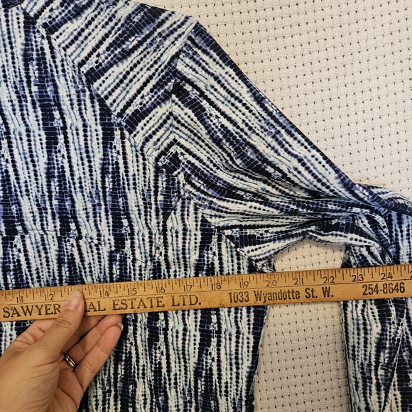 Peter Millar Lg Blue and White Striped Full Zip Workout Jacket - Picture 9 of 10